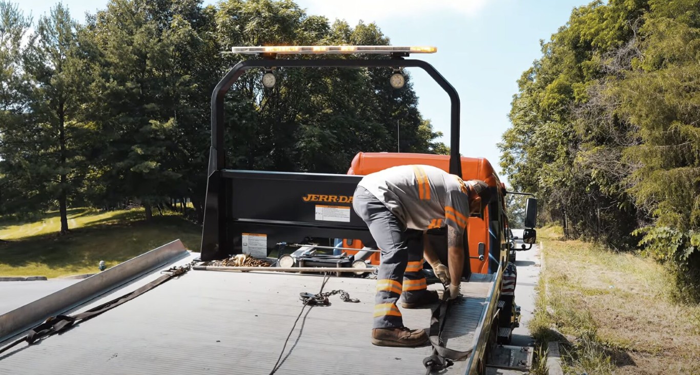 Flatbed Towing service in Doral, FL by professional towing company