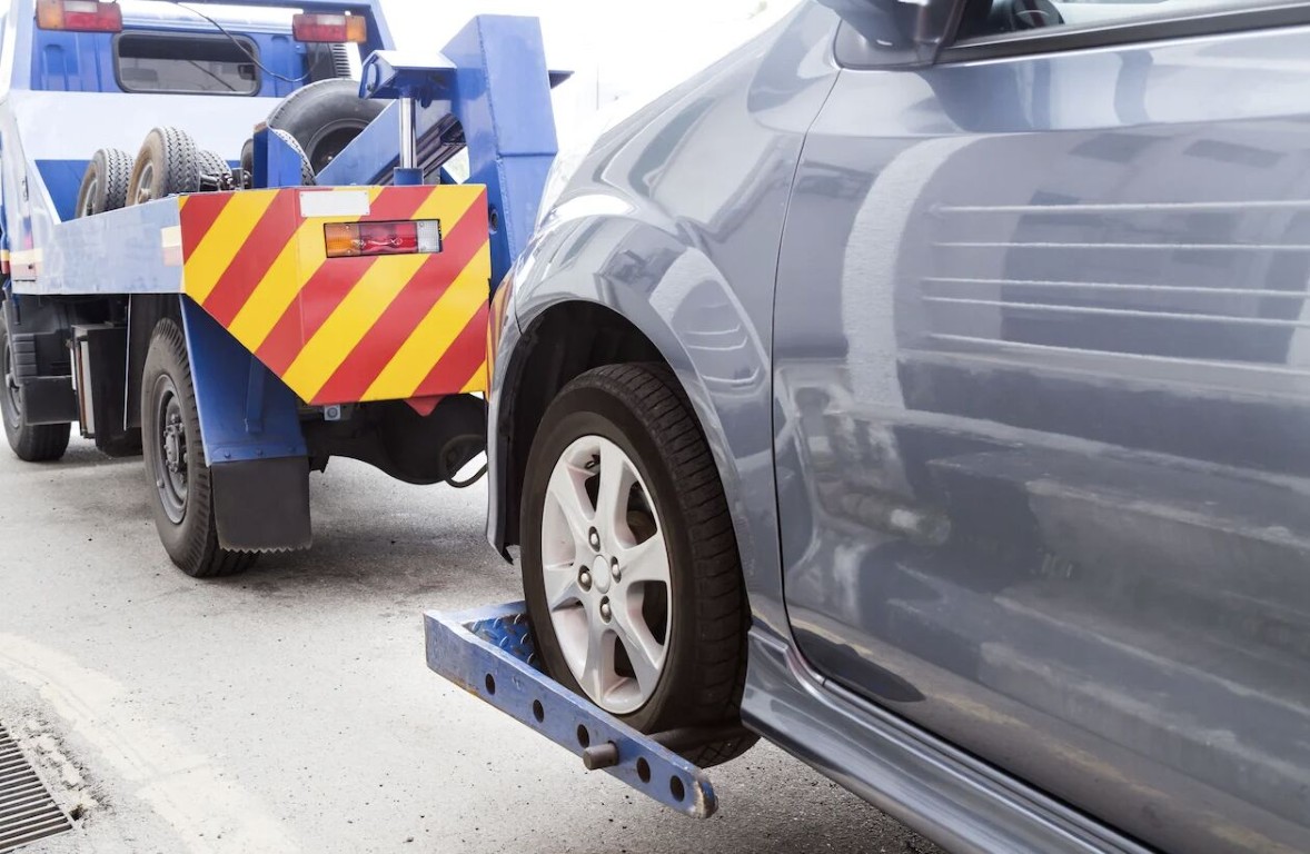 Accident Recovery & Winching service in Doral, FL by professional towing company